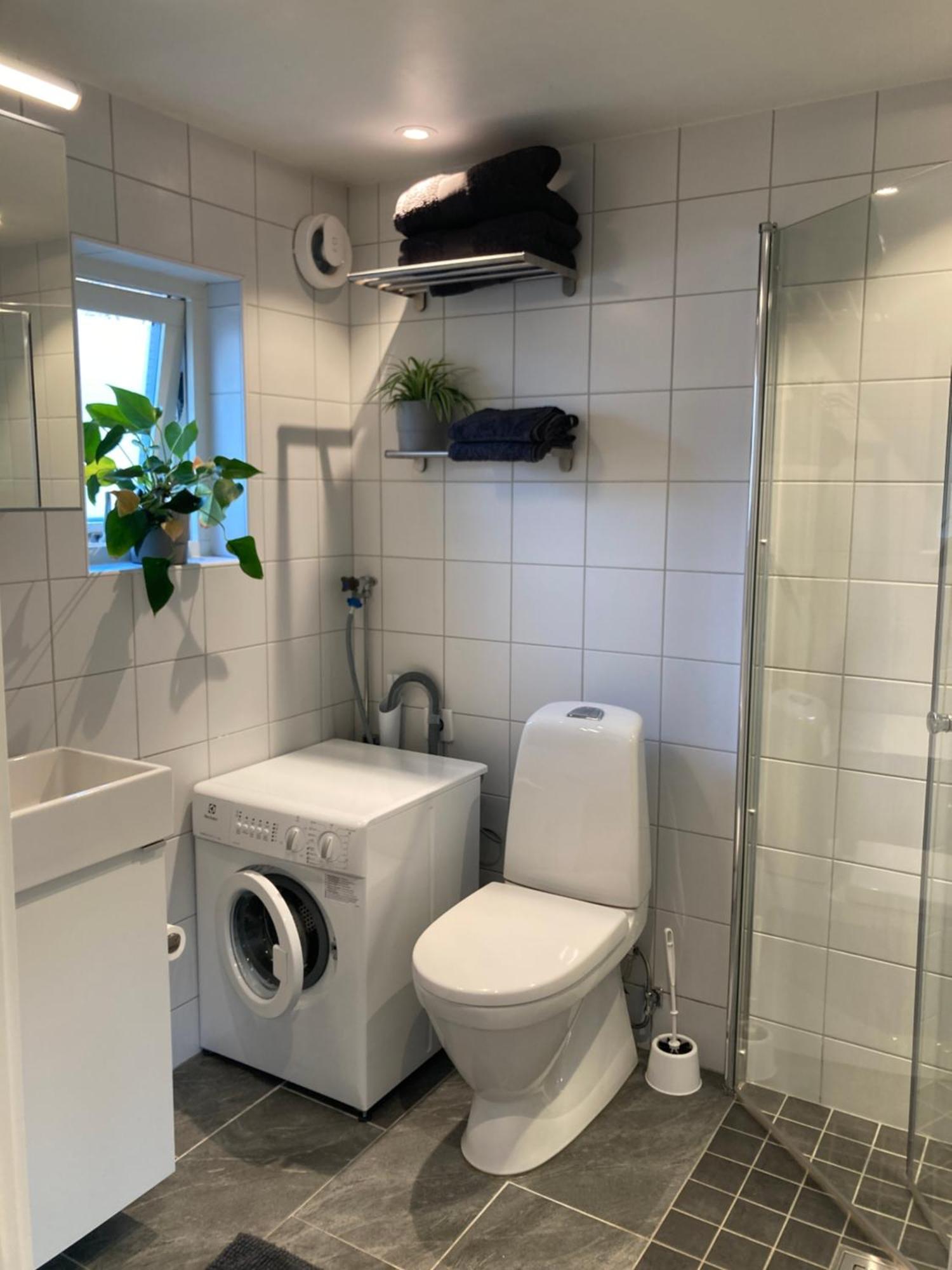 Tiny Grey House With Loft, 15 Min From City Center Gothenburg Exterior photo